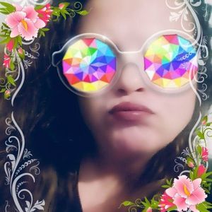 Meet your Posher, Faith